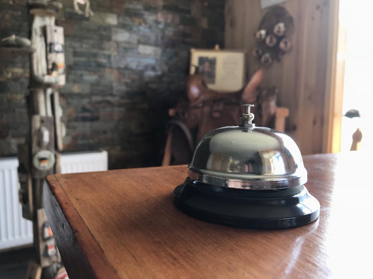 Hostal Los Pioneros Puerto Natales Esterno foto