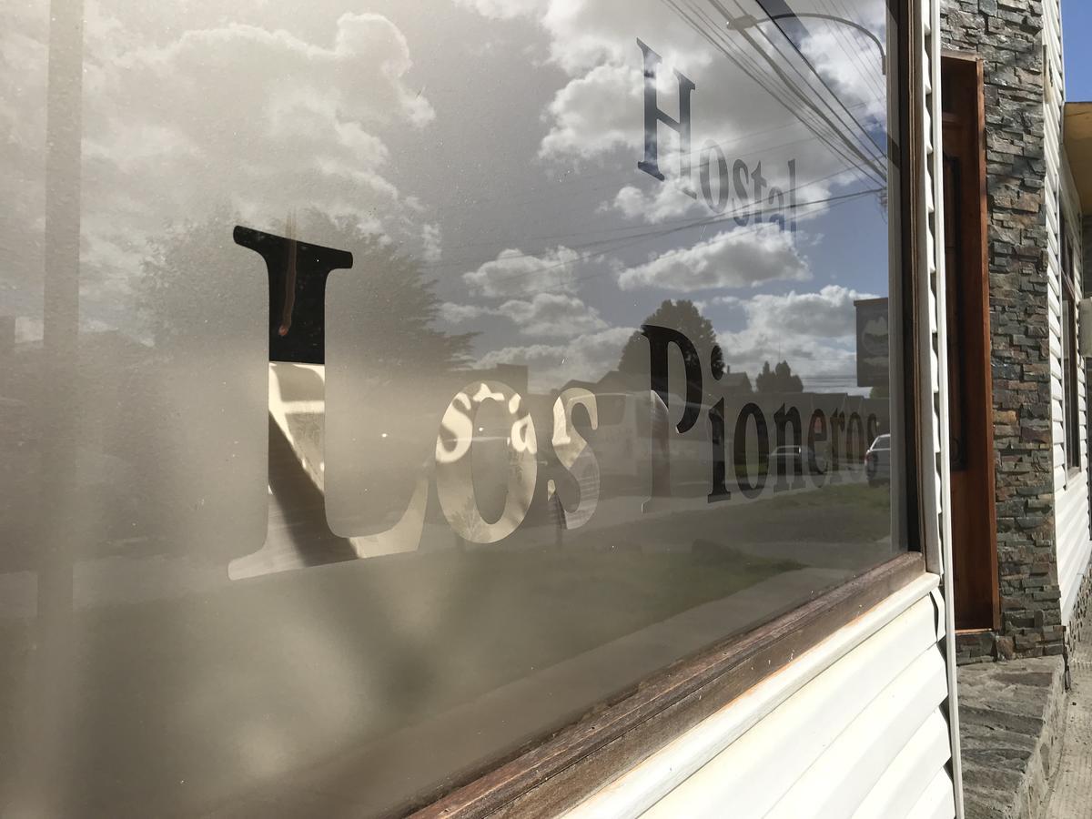Hostal Los Pioneros Puerto Natales Esterno foto